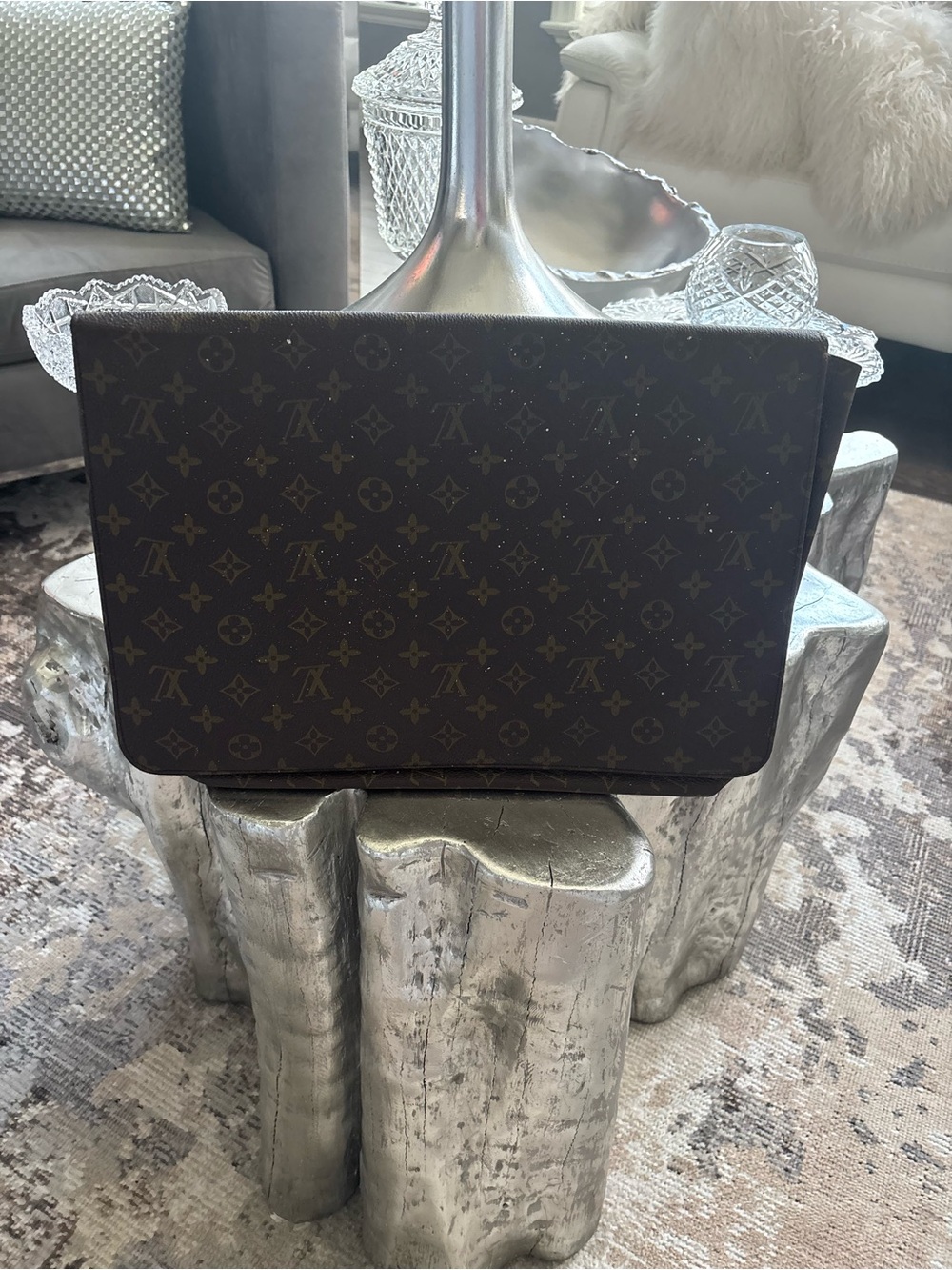 Louis Vuitton Brown Monogram Canvas Messenger Pouch with Tan Trim - Picture 8 of 9